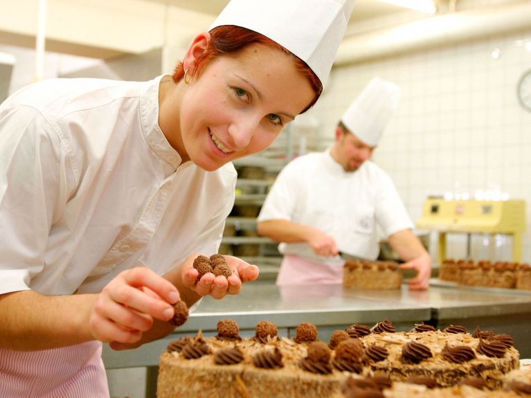Around 5.5 million people in Germany work in the skilled crafts sector. Around 5.5 million people in Germany work in the skilled crafts sector.